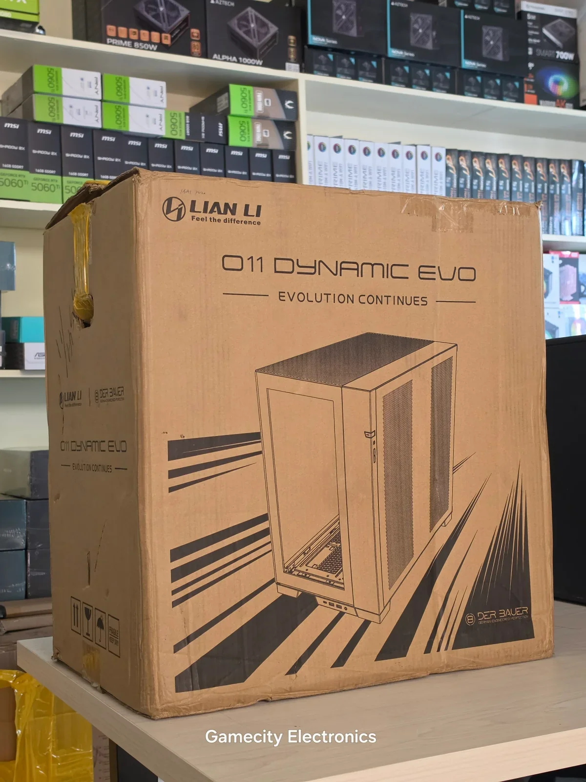 Lian Li O11 Dynamic EVO Mid Tower PC Case with Vertical GPU Mount – Nairobi Kenya image 1